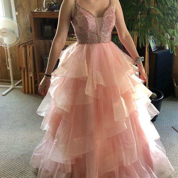 ellie wilde Dresses & Skirts - Ellie Wilde prom dress worn twice in very good condition